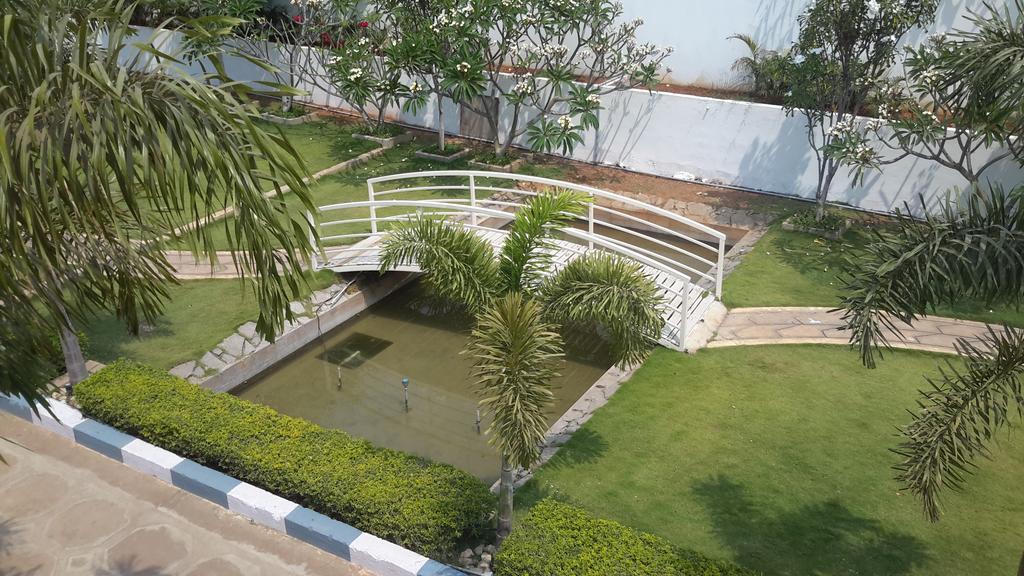 Resort Mrugavani &