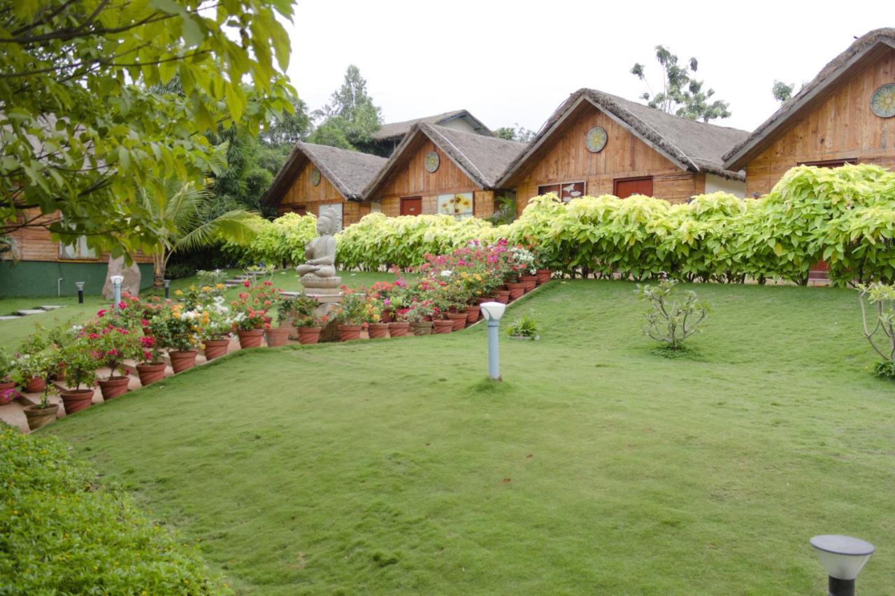 Resort Mrugavani &