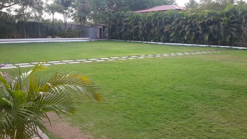 Resort Mrugavani &